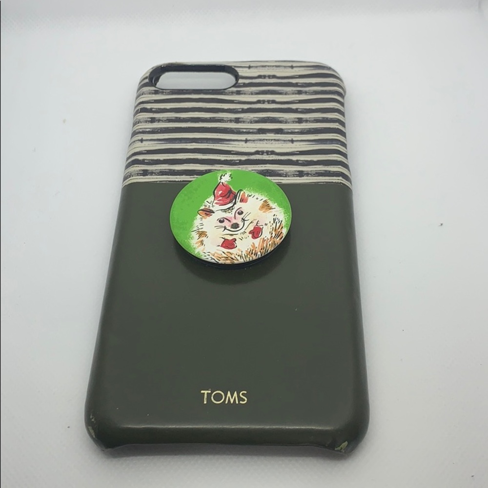Toms iPhone 8 Plus case with popsocket